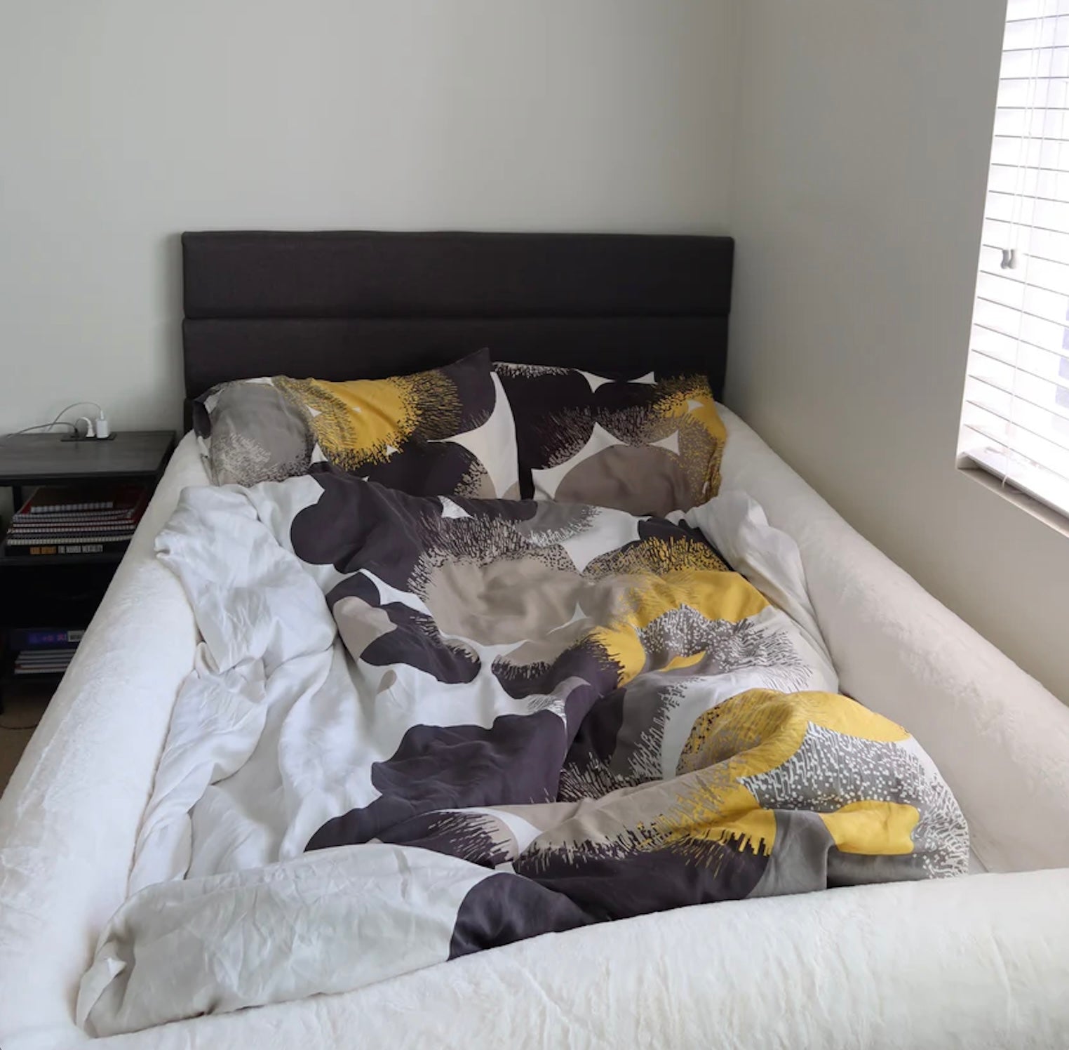 The World's First Bordered Bed Sheet